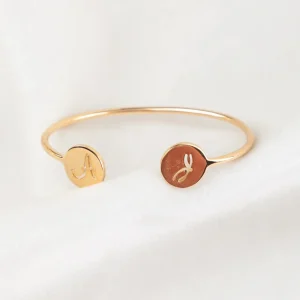 Brazalete de iniciales
