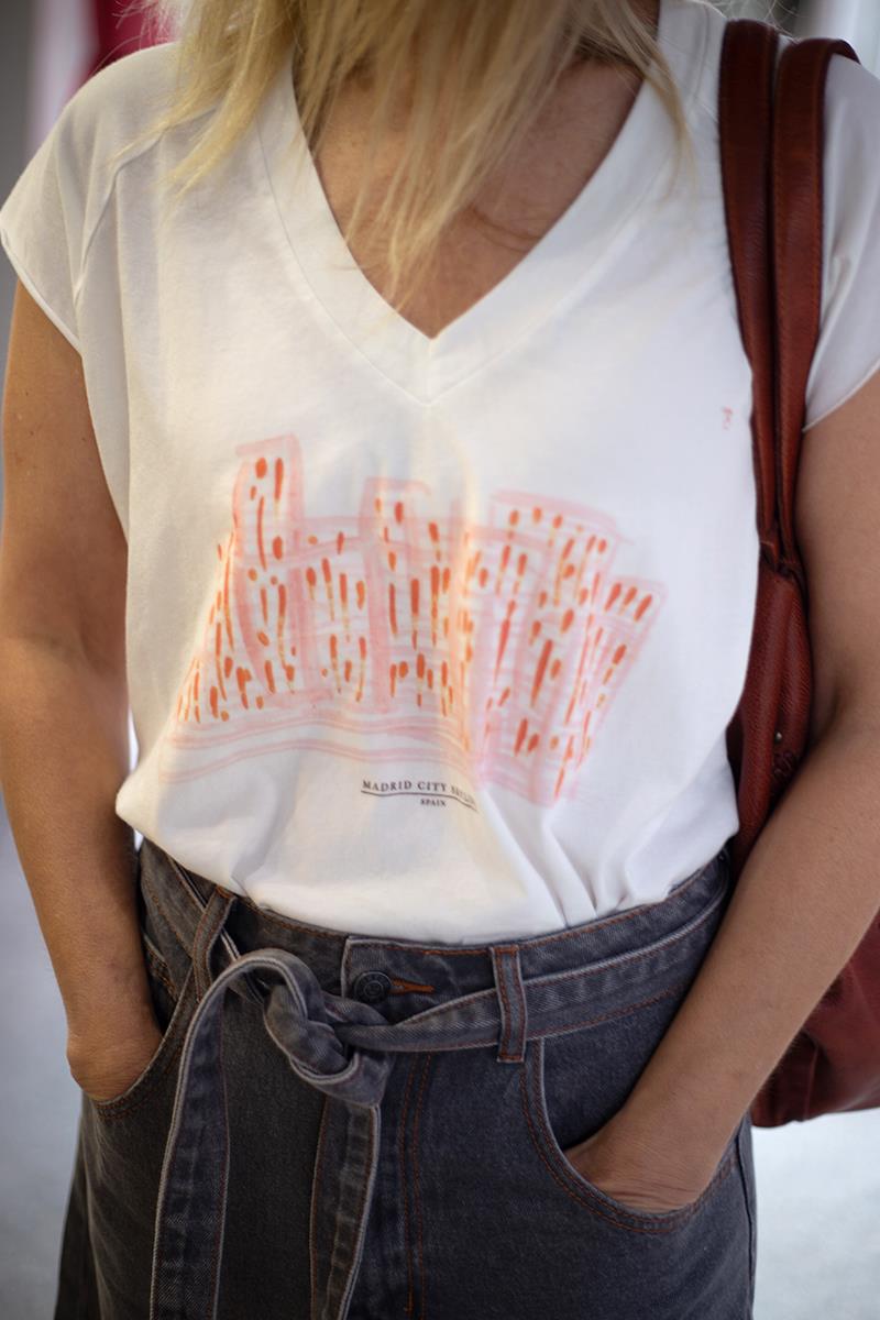 Camiseta Skyline Cuello Pico - Imagen 3