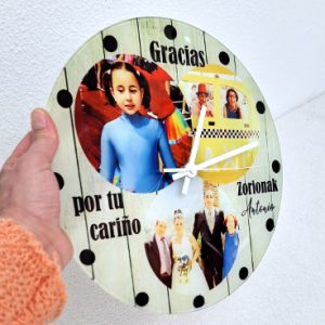 reloj de madera